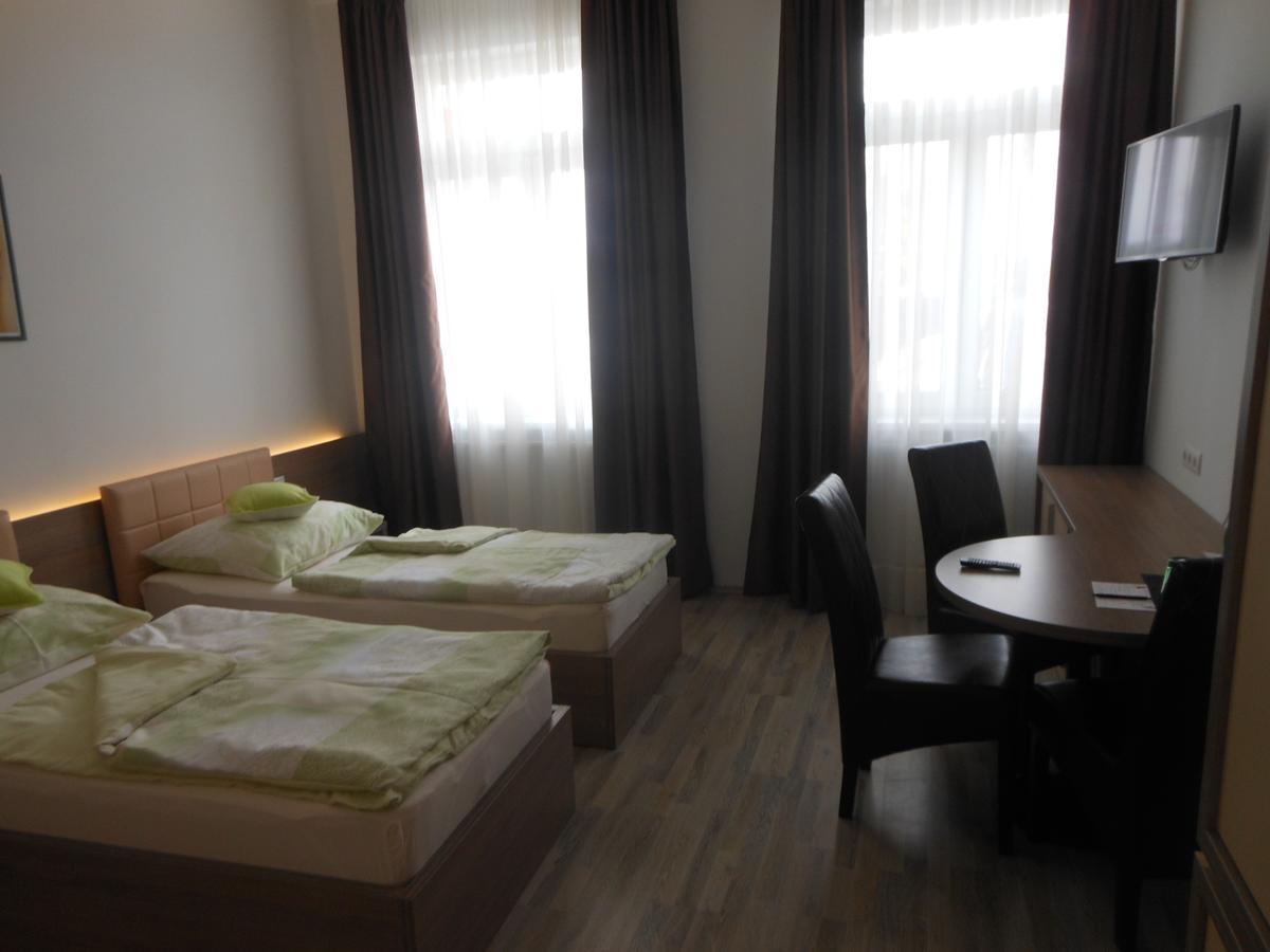 Hotel Garni Neudorfl ภายนอก รูปภาพ